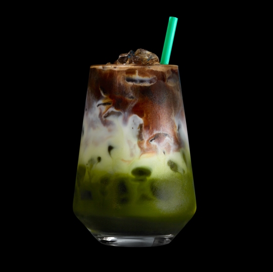 Starbucks Reserve™ Iced Pure Matcha & Espresso Fusion