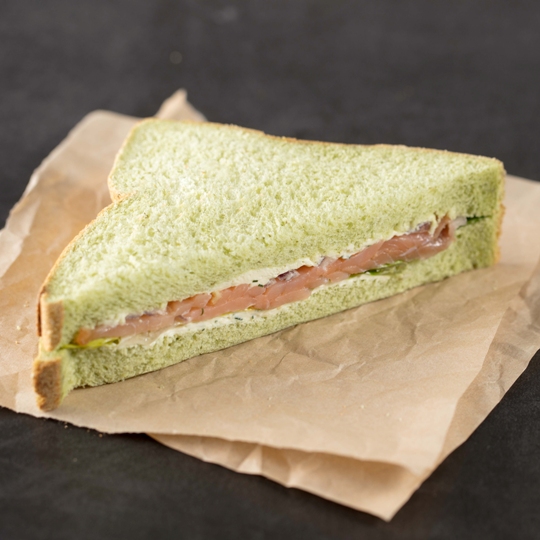 Salmon & Cream Cheese Spinach Bread Sandwich (Half)