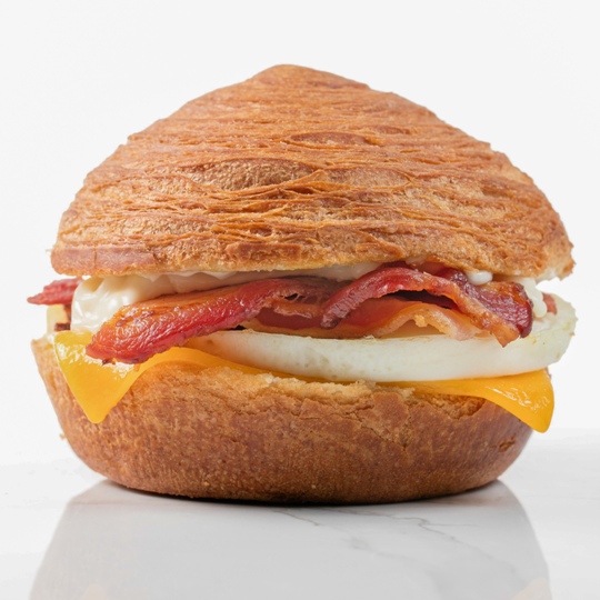 Smoked Bacon, Cheddar & Egg Croissant Sandwich